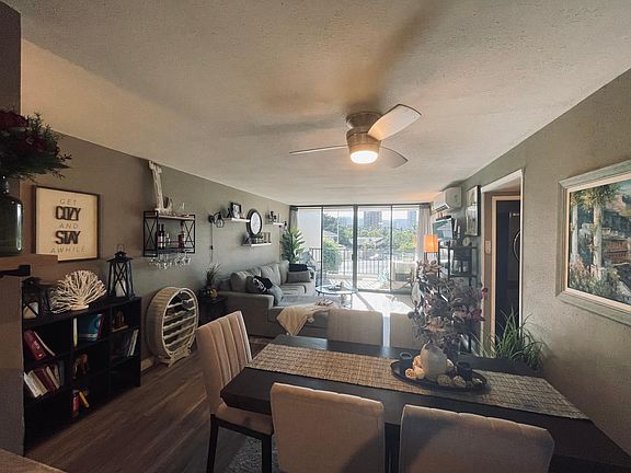 4th image of 990 Ala Nanala St APT 2A