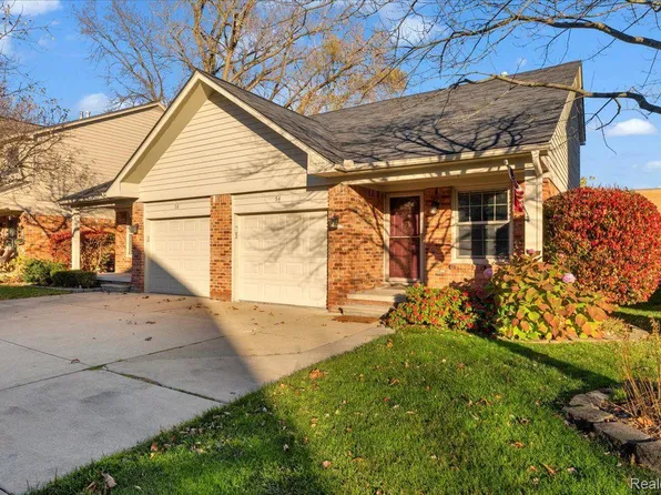 54 Maplegrove Dr #2, Clawson, MI 48017
