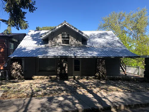 745 NE Maple St #3B Photo 1