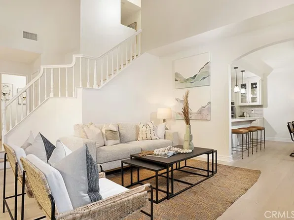 205 Calabria Ct, Costa Mesa, CA 92627