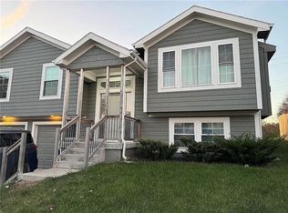 12629 Fountain Lake Cir, Grandview, MO 64030