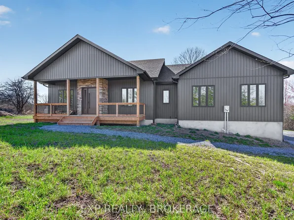 9304 Perth Rd N, Rideau Lakes, ON K0G 1X0