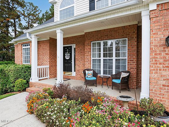 5th image of 504 Edgefield Way