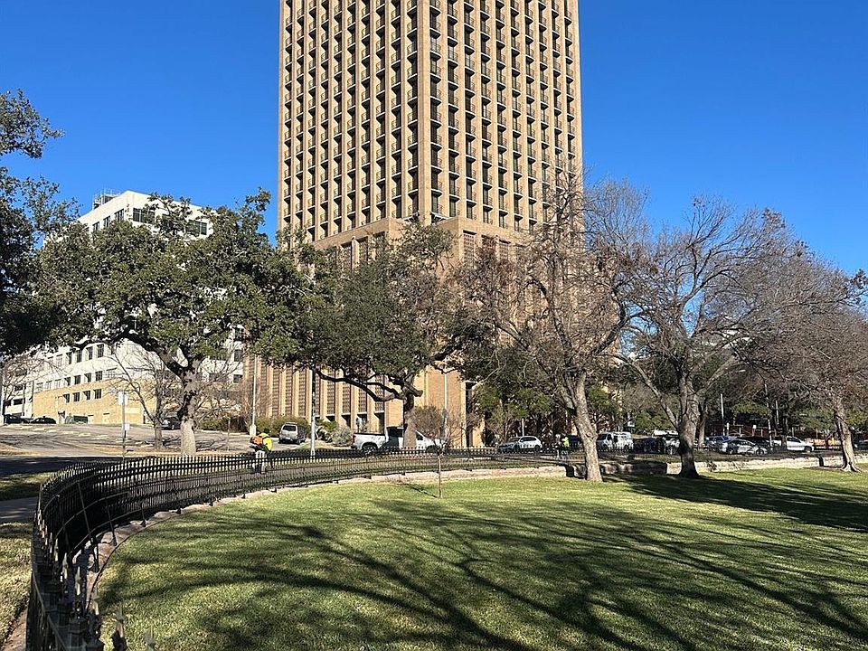 1st image of 1122 Colorado St APT 1502