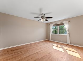 503 Nebraska Cir #1, Carol Stream, IL 60188