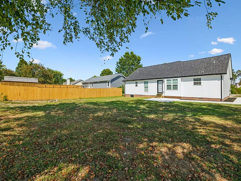 1824 Cottingham Ct — Photo 39