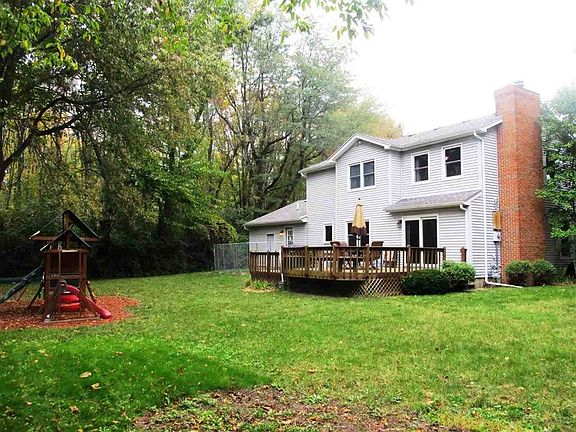 2nd image of 7811 Marblehead Ct