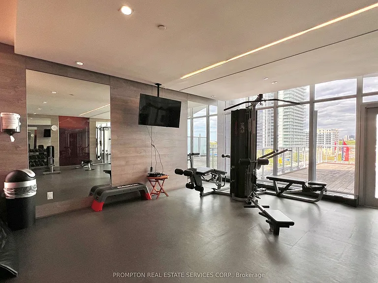 121 McMahon Dr #608 — Photo 32