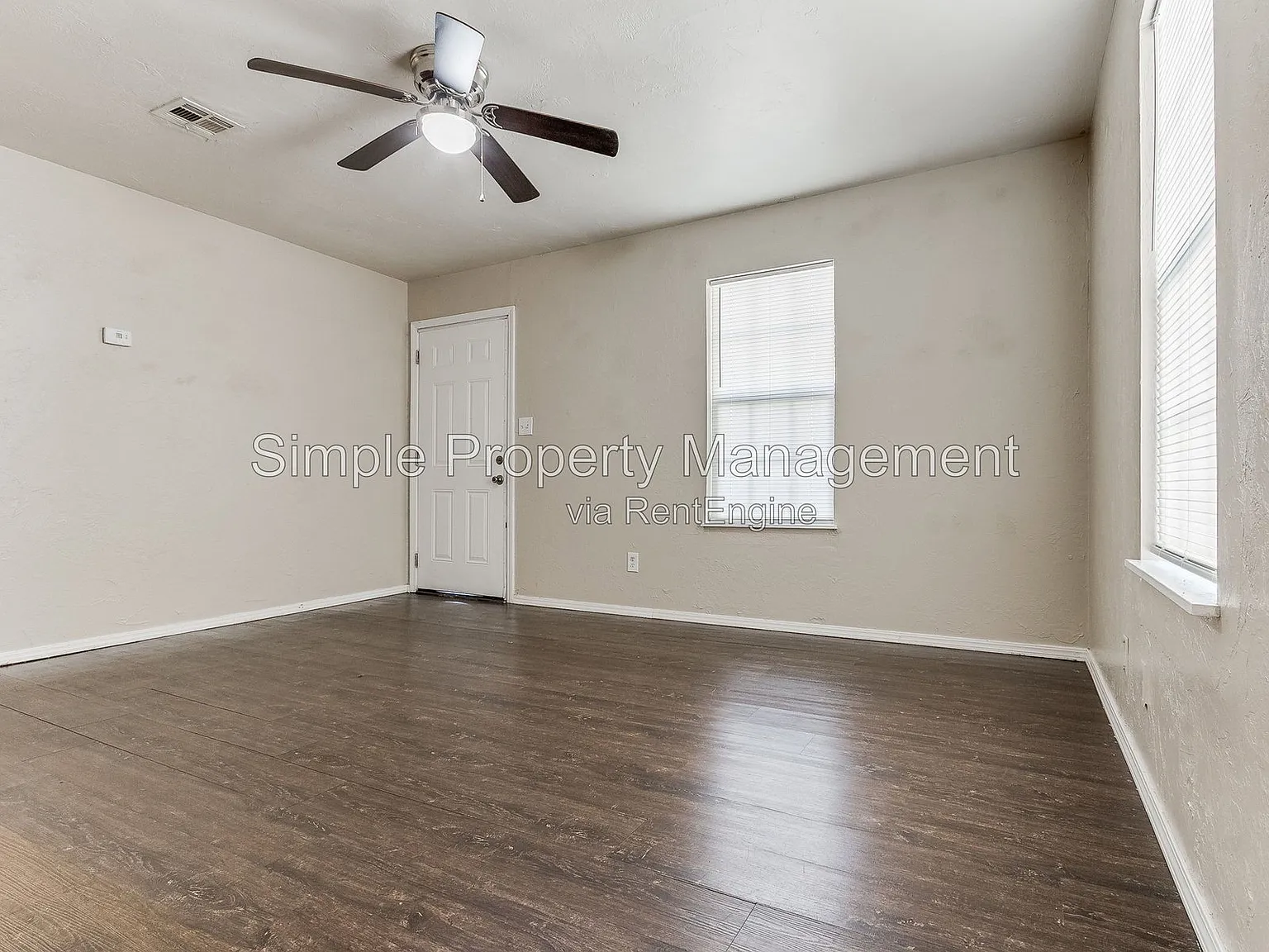3 bed, 1.0 bath, 942 sqft, $1,100 — Photo 3