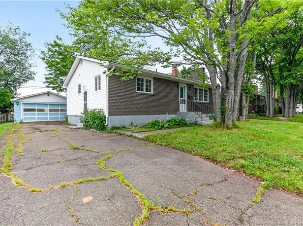 34 Smith St, Moncton, NB E1C 8G2