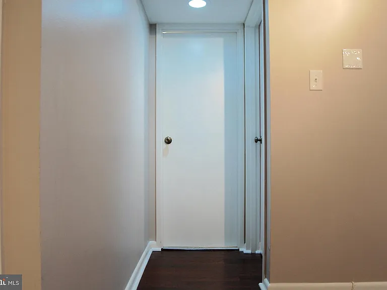 2405 I St NW #2C — Photo 3