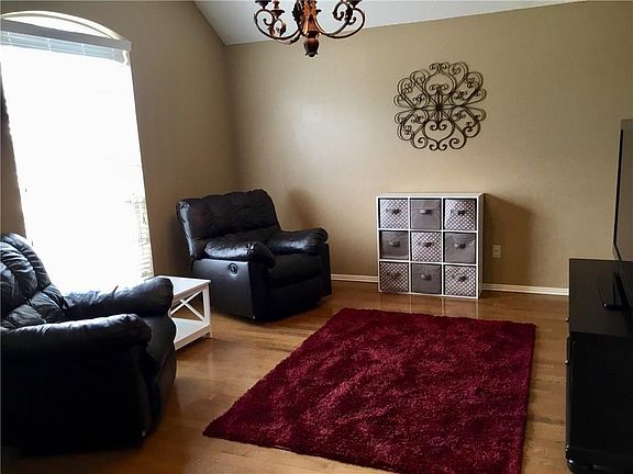 4th image of 402 Northridge Dr