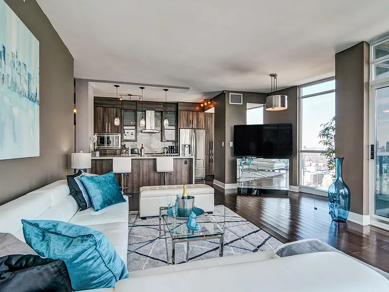 219 Fort York Blvd #LPH3702 — Photo 16