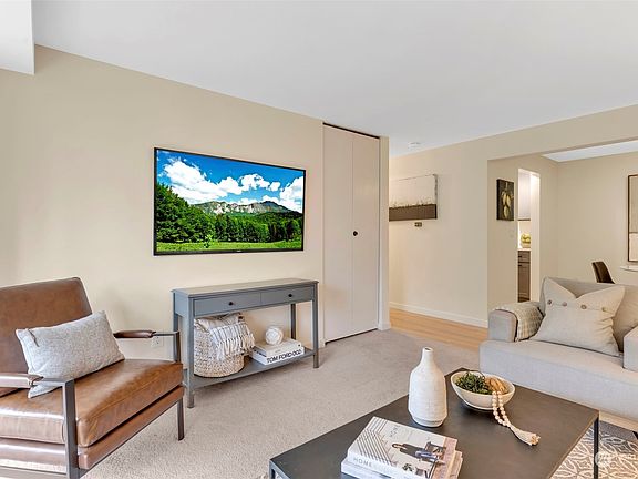 4th image of 9907 NE 124th Street #805