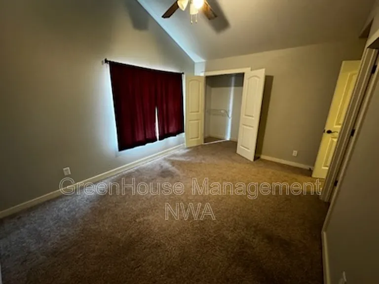 2210 Karrington Rdg — Photo 12
