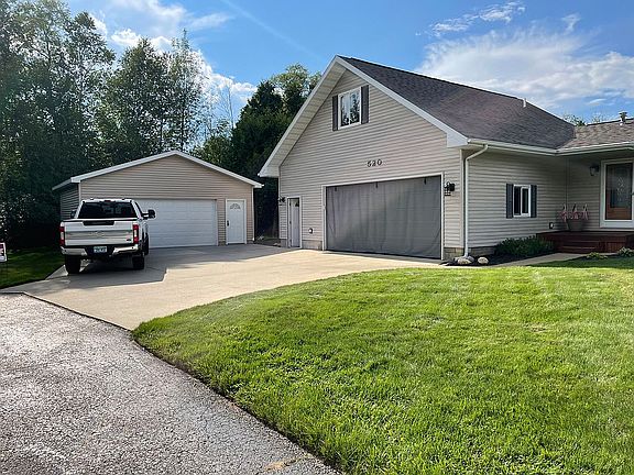 3rd image of 520 Ottawa Ln
