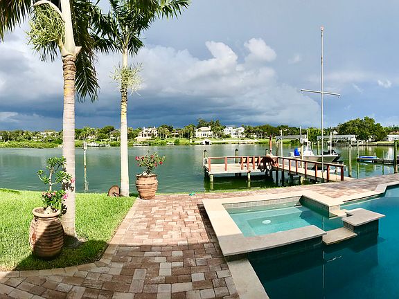 2nd image of 111 Poinciana Ln