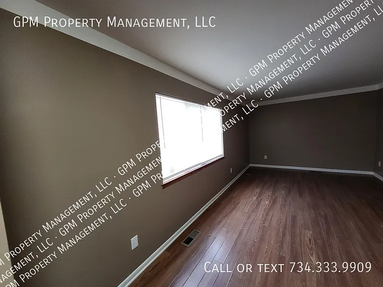 875 Raupp Pl #2 — Photo 3