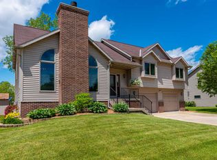 1139 Edgewood Rd, Kewaskum, WI 53040