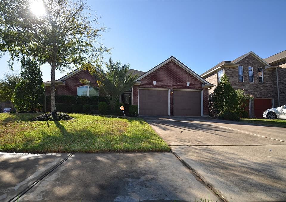 1st image of 16803 Adelaide Dr