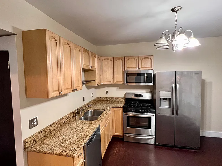 21 Kenyon St #1 — Photo 5