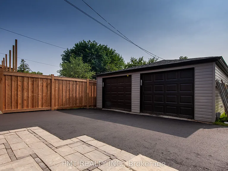 34 Robindale Ave #BASEMENT — Photo 11