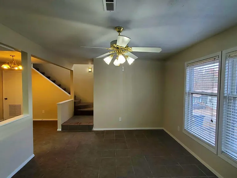 33 Nantucket Dr — Photo 8
