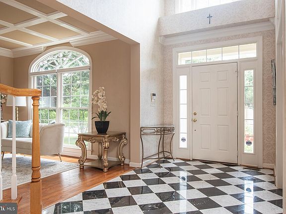 2nd image of 10110 Ratcliffe Manor Dr