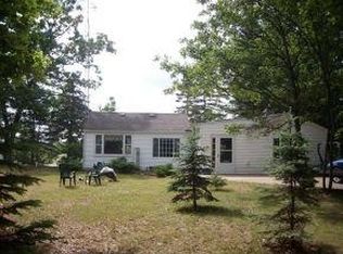 N6368 8th Dr, Plainfield, WI 54966