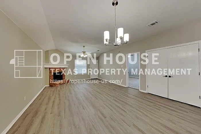 3205 Muleshoe Ln — Photo 4