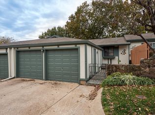 983 Claygate Ct, Manchester, MO 63021