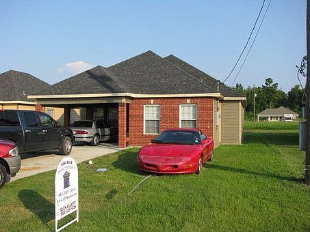 1st image of 325 Charlotte Dr