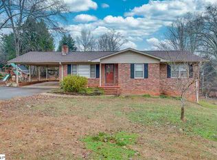 203 Chrysler St, Pickens, SC 29671