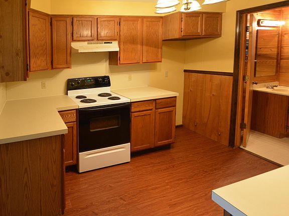 4th image of 12135 Stewart St