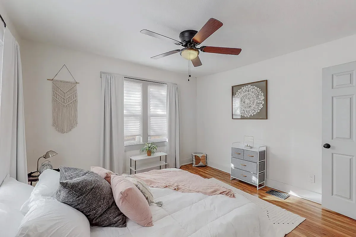 2 bed, 1000 sqft, $2,600 — Photo 1