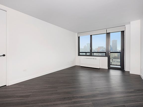 4th image of 250 E Houston St APT 6H