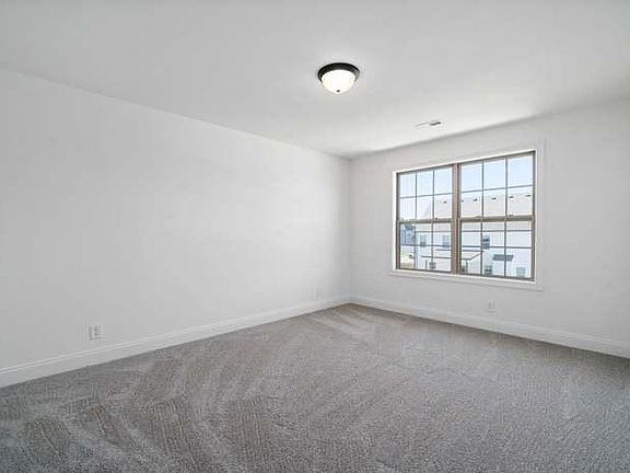 2nd image of 120 Trillium Ct