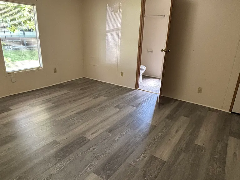 6185 Pine Tree Loop — Photo 4