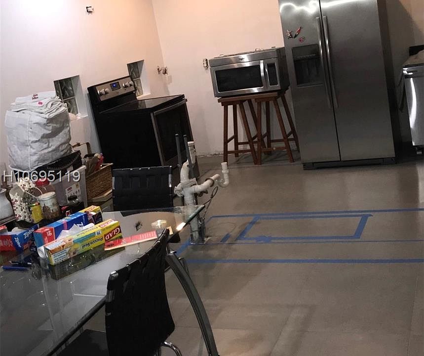 2nd image of 7913 Manor Forest Ln