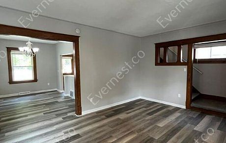 5th image of 4011 Fairview Dr