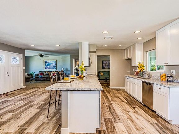 5th image of 4716 S Los Feliz Dr