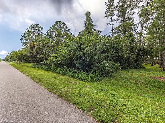 4th image of 5221 Hickory Wood Dr