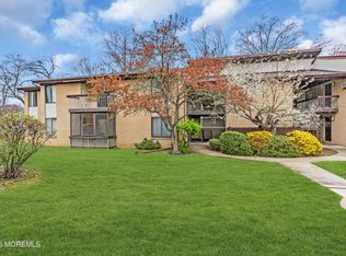 54 Amberly Dr UNIT F, Manalapan, NJ 07726