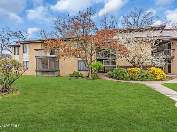 54 Amberly Drive #F, Manalapan, NJ 07726