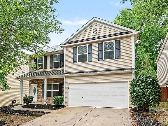2nd image of 3229 Kayla Ln