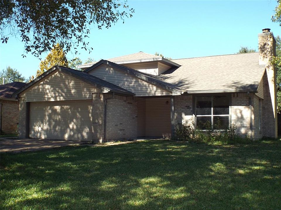 1st image of 17918 Lake Manor Dr