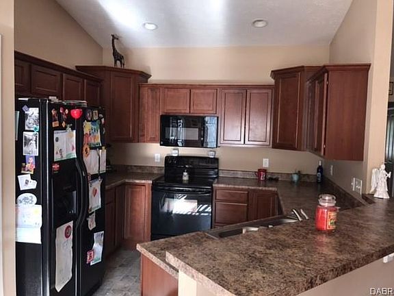 5th image of 309 Lauren Circle Dr