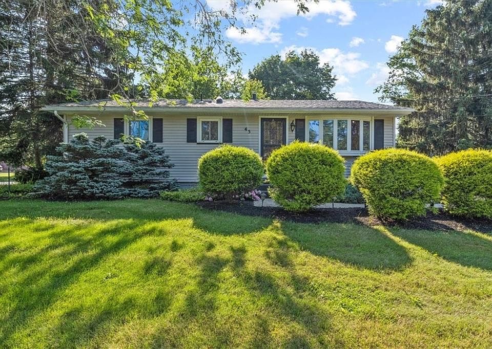 1st image of 43 Westwood Dr
