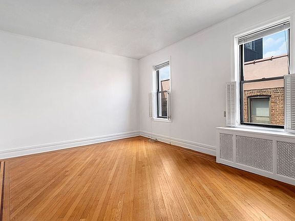 2nd image of 4410 Cayuga Ave APT 6A