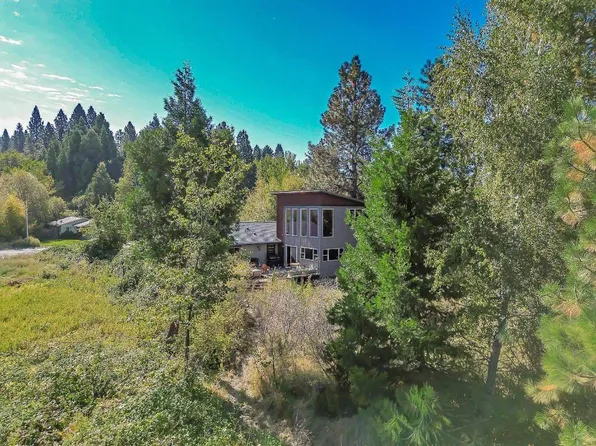 408 E Lake St, Mount Shasta, CA 96067